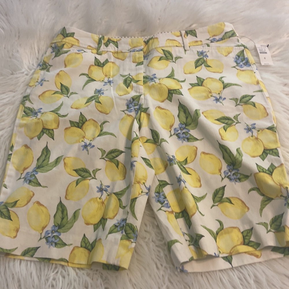 Talbots Yellow Lemon Print Women’s Shorts size 6 brand new two front pockets - Picture 7 of 8